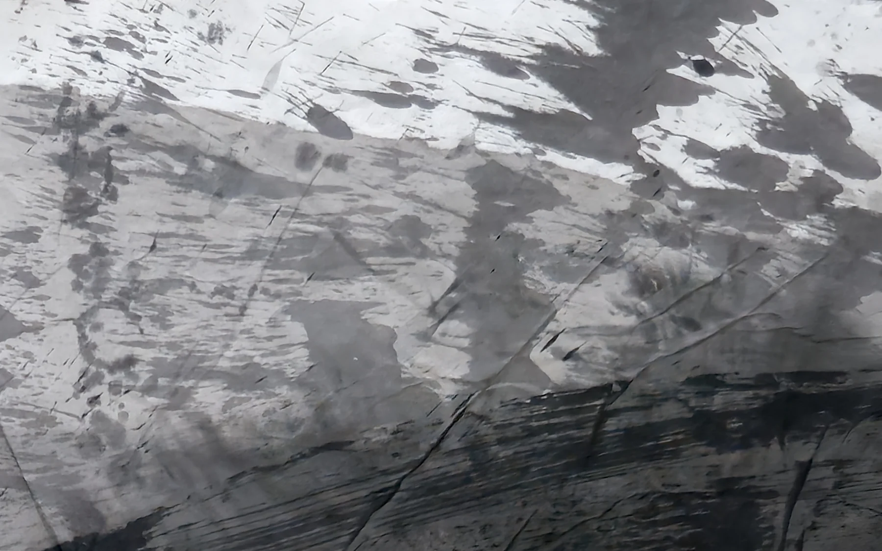 Detail of T_213: the surface at close range