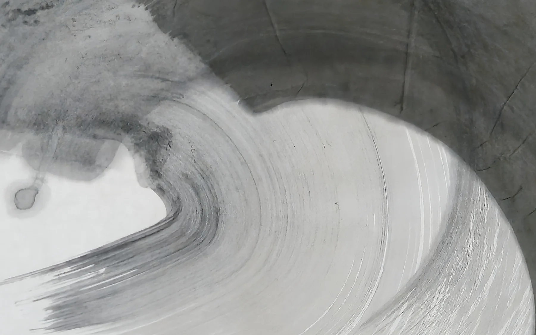 Detail of T_322: the surface at close range