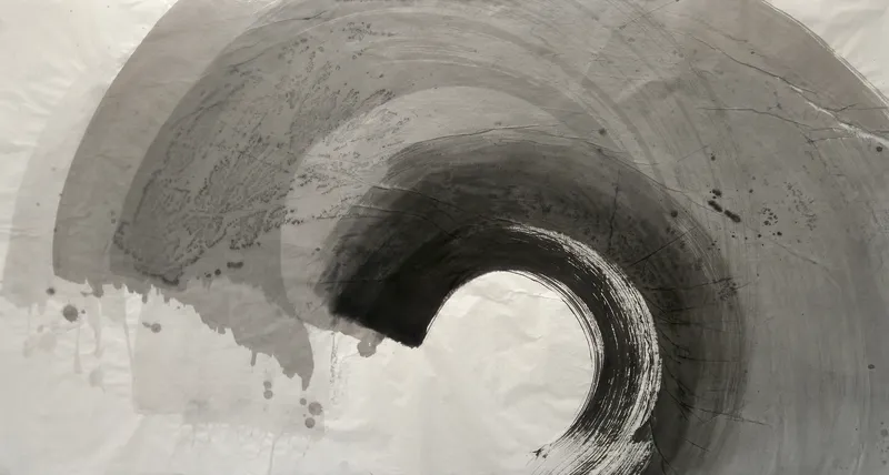 T_281: Grey concentric arcs sweep from upper left to the right, ending in a black dry-brush ring around a white disc, with drips at lower left.