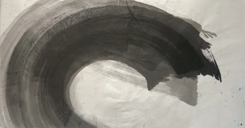 T_290: A broad grey and black brushstroke arcs from lower left over the top to a ragged black end at right, around an open white oval.